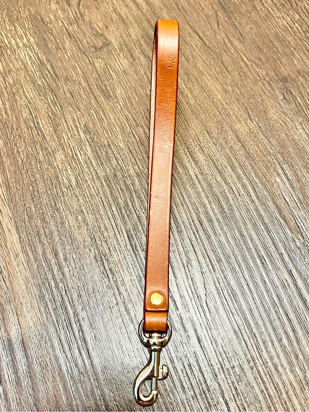 Dooney & Bourke wristlet slim detail
